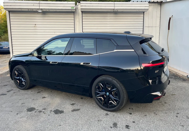 BMW iX xDrive40, снимка 4 - Автомобили и джипове - 52487557