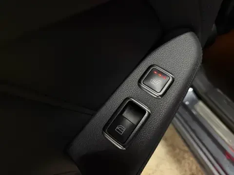 Mercedes-Benz E 350 D * AMG * ПАНОРАМА * BLIND SPOT * CARFAX * , снимка 15 - Автомобили и джипове - 54622039