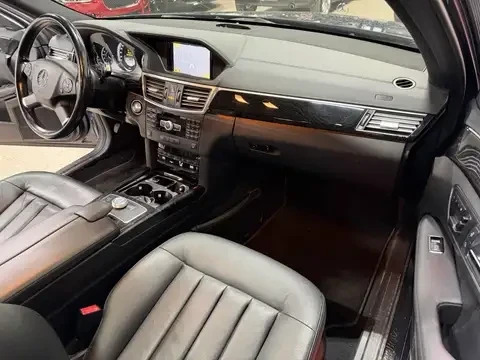 Mercedes-Benz E 350 D * AMG * ПАНОРАМА * BLIND SPOT * CARFAX * , снимка 7 - Автомобили и джипове - 54622039
