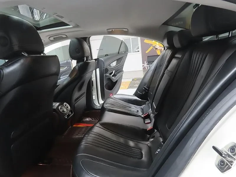 Mercedes-Benz CLS 450 4Matic Amg Line, снимка 9 - Автомобили и джипове - 55951817