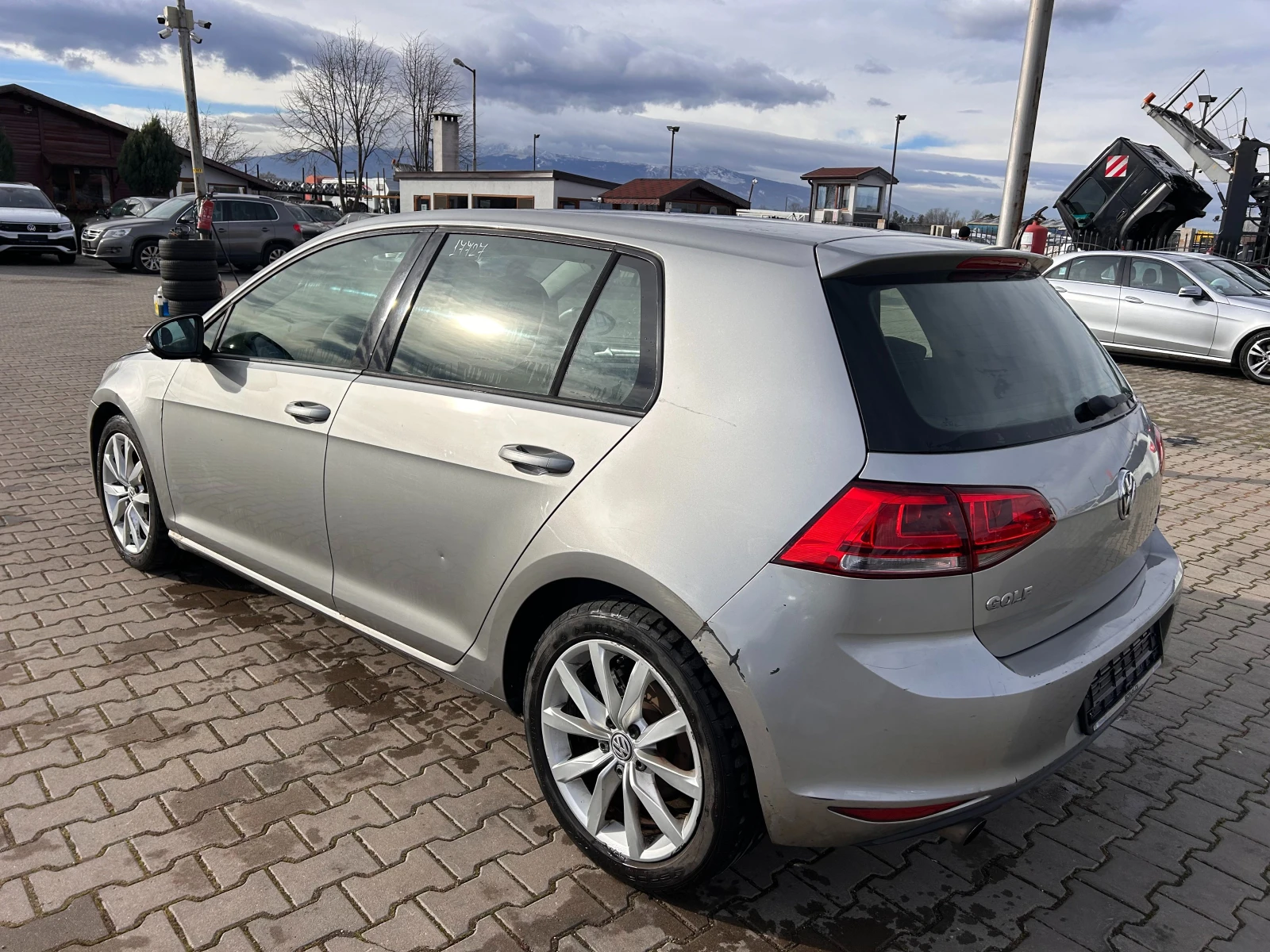 VW Golf 1.6TDI NAVI EURO 5 - изображение 8