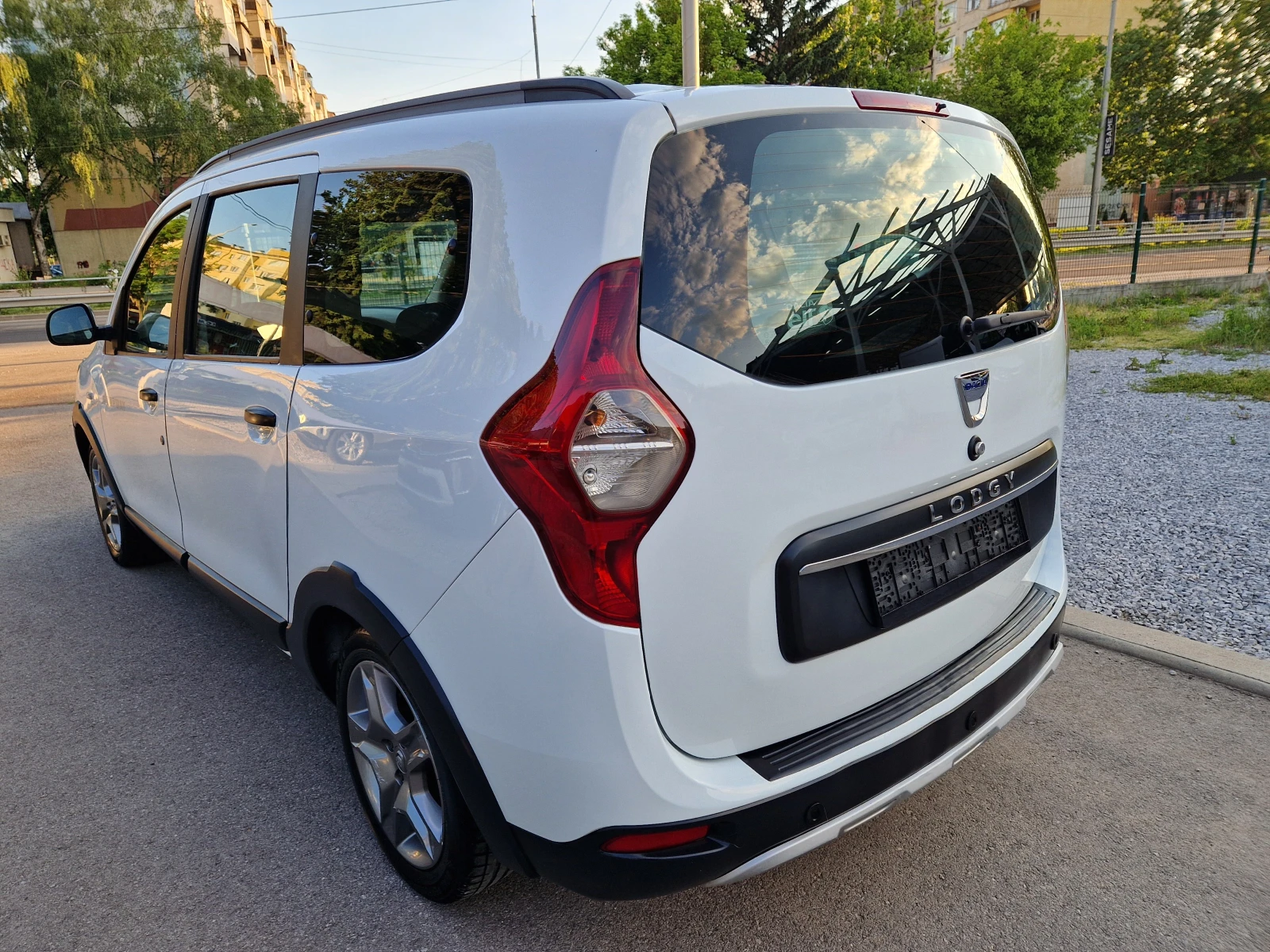 Dacia Lodgy STEPWAY 1.5DCI 6+ 1 - изображение 6