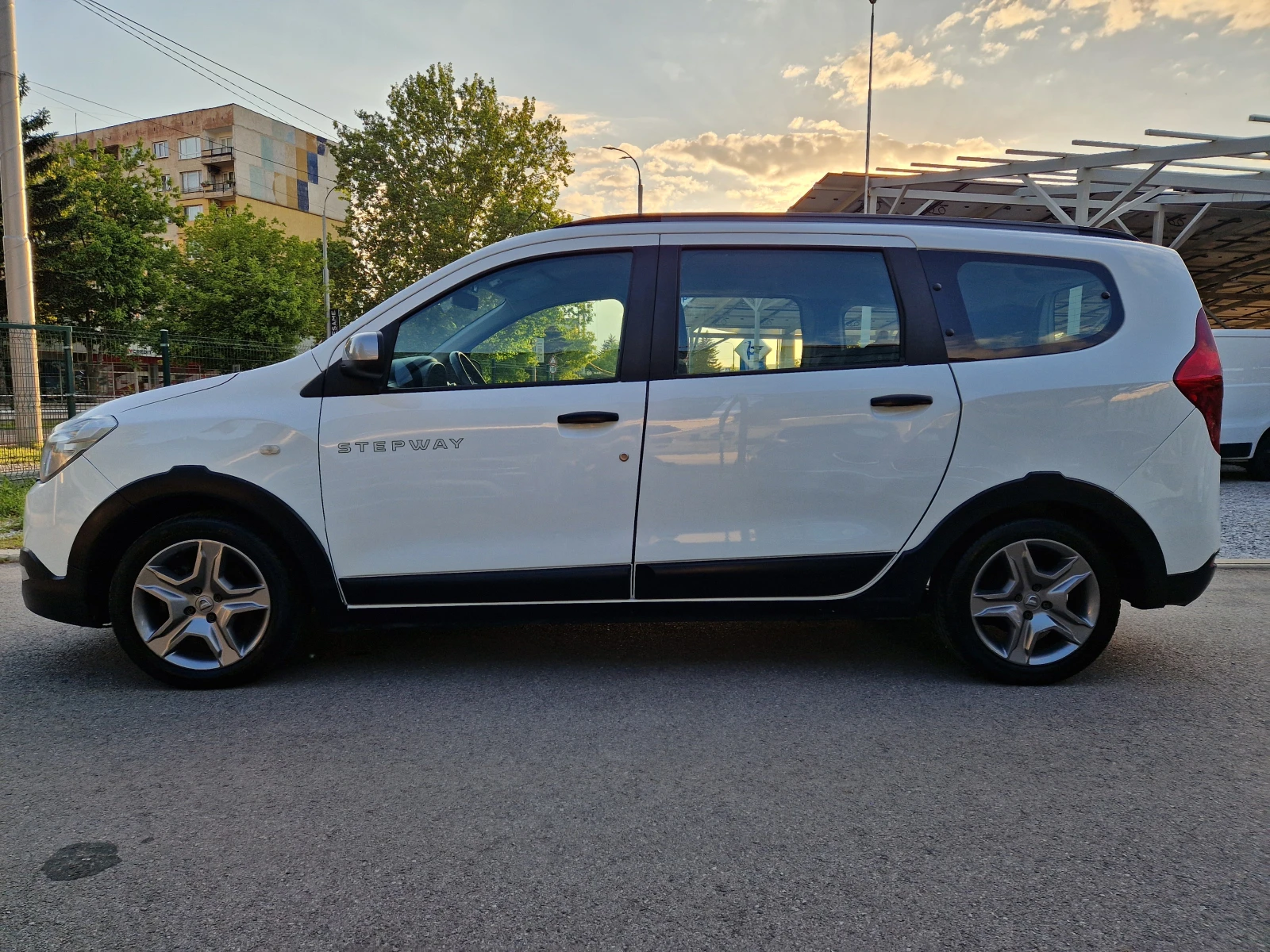 Dacia Lodgy STEPWAY 1.5DCI 6+ 1 - изображение 5