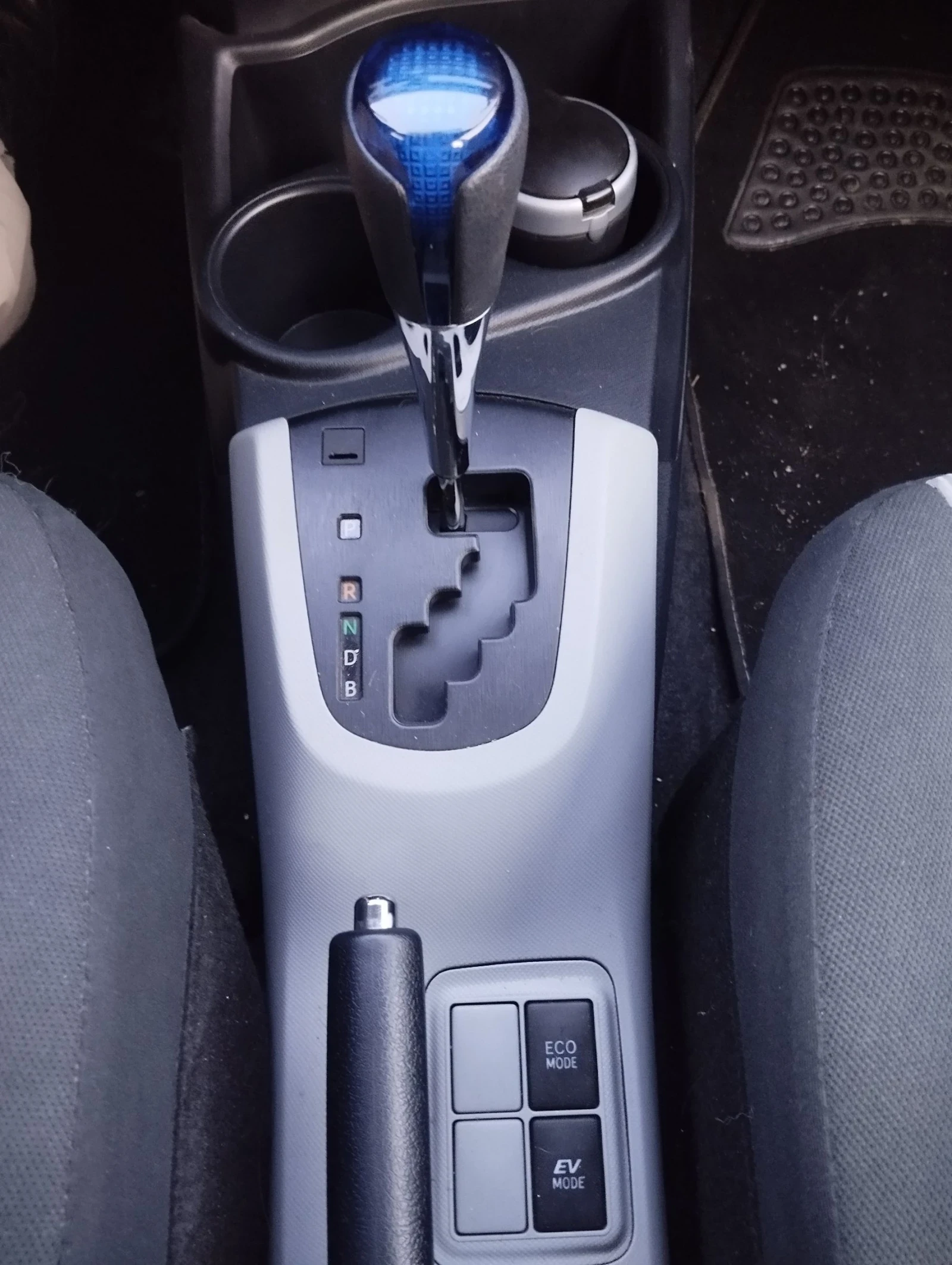 Toyota Prius 1.5 hibrid | Mobile.bg   13