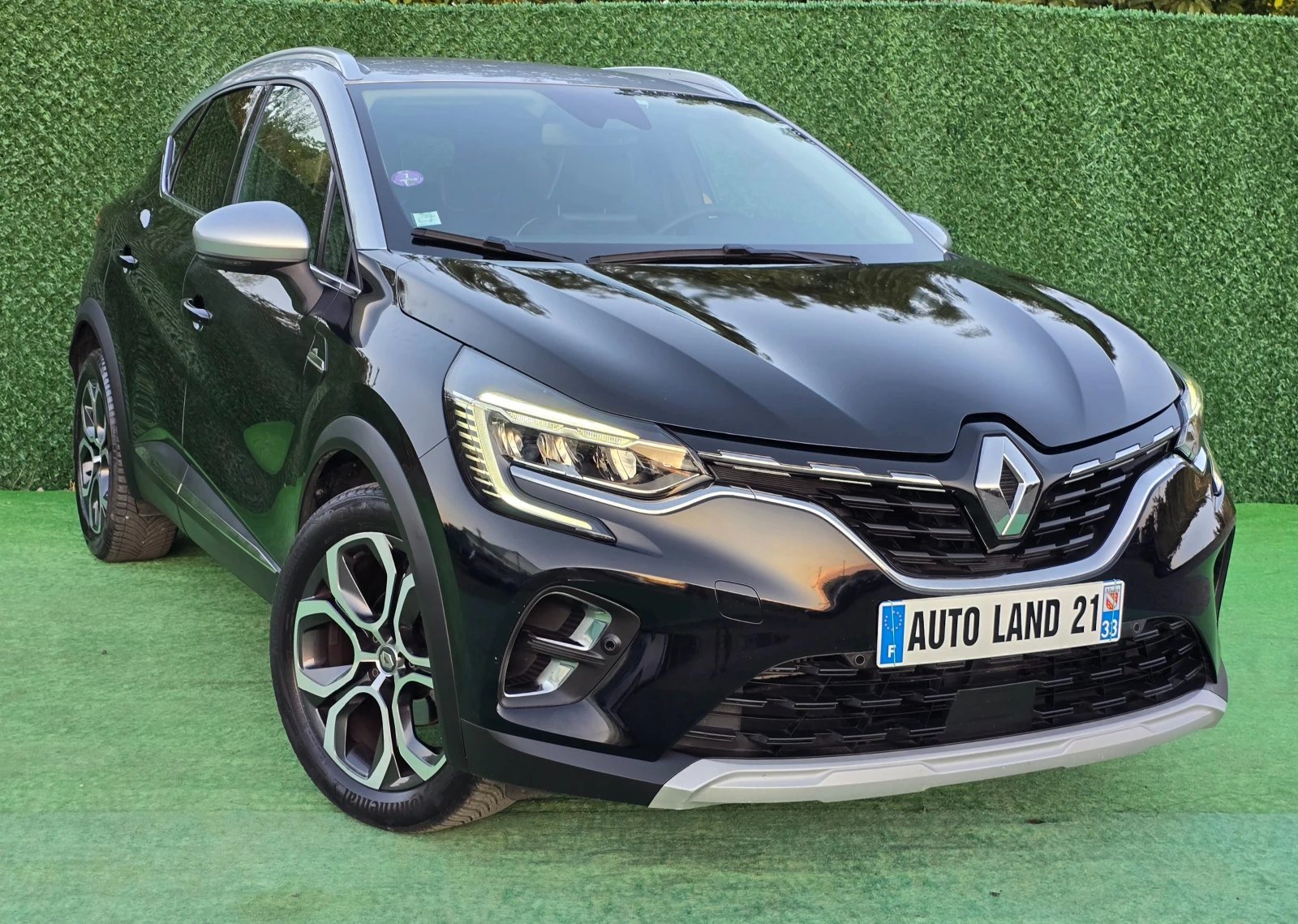 Renault Captur 1.3TCe* 140кс* INTENS* 69000км - изображение 3