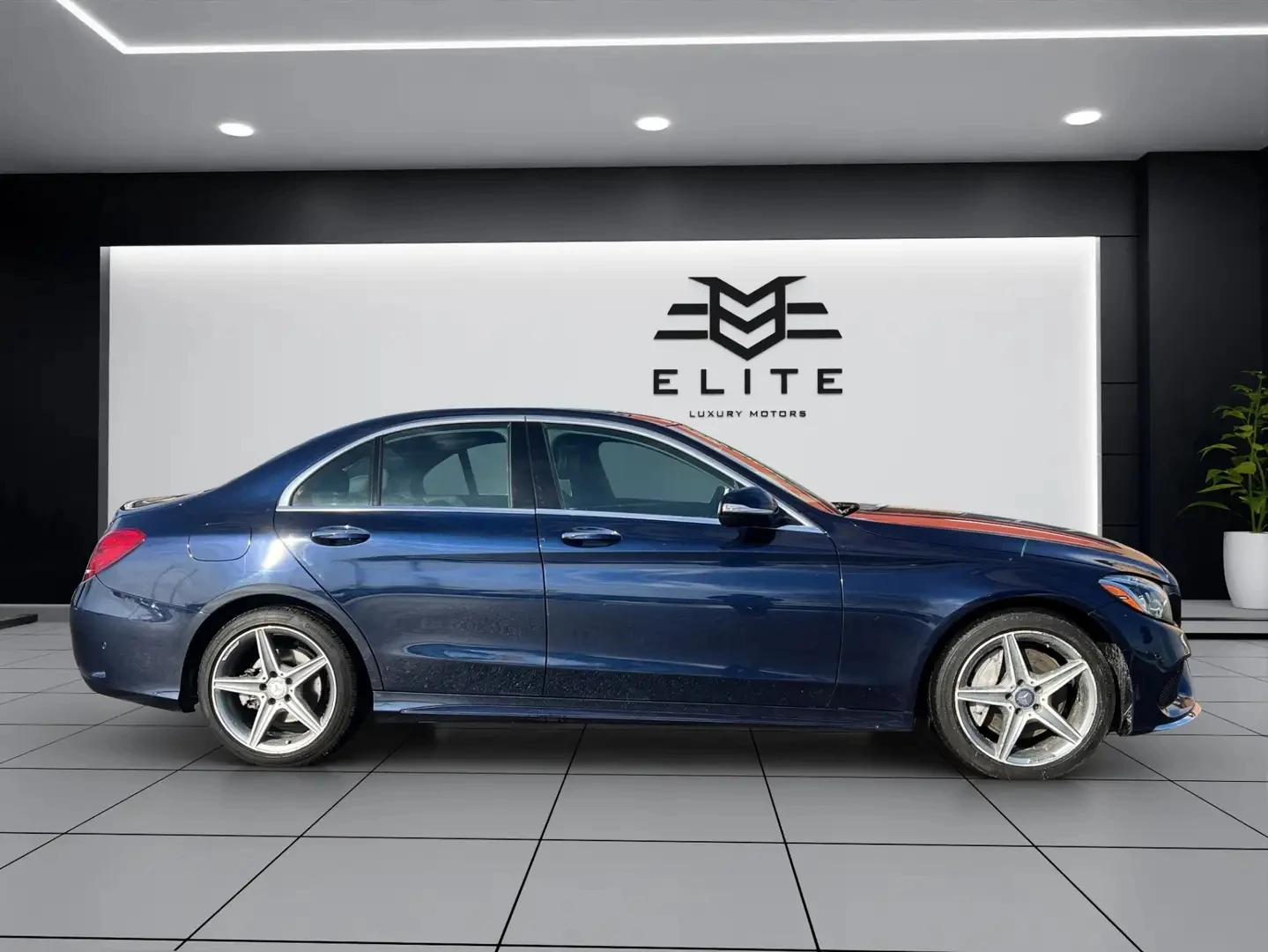Mercedes-Benz C 400 AMG PACK* 4MATIC* CARFAX* АВТО КРЕДИТ* 64500KM !!, снимка 4 - Автомобили и джипове - 54027417