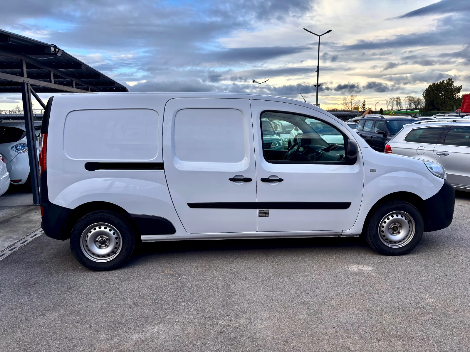 Renault Kangoo, снимка 4 - Автомобили и джипове - 54135009