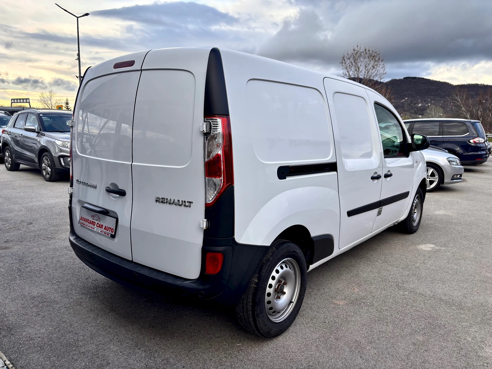 Renault Kangoo, снимка 6 - Автомобили и джипове - 54135009