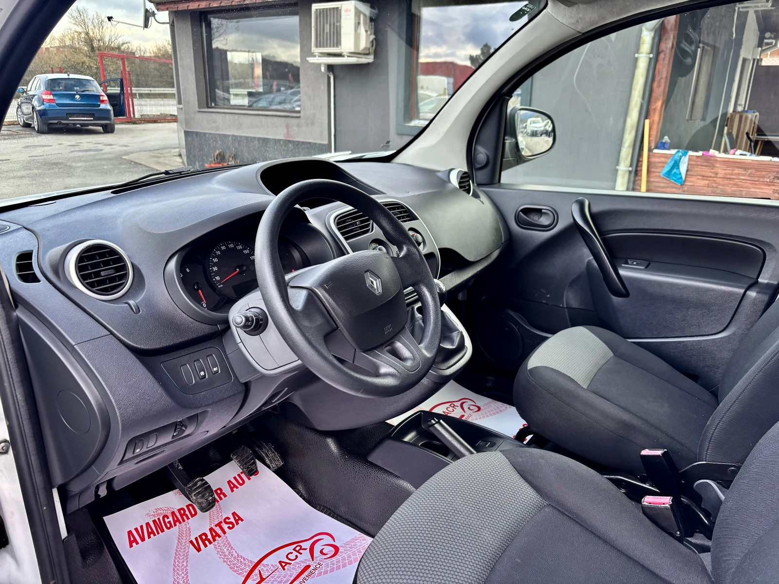 Renault Kangoo, снимка 10 - Автомобили и джипове - 54135009