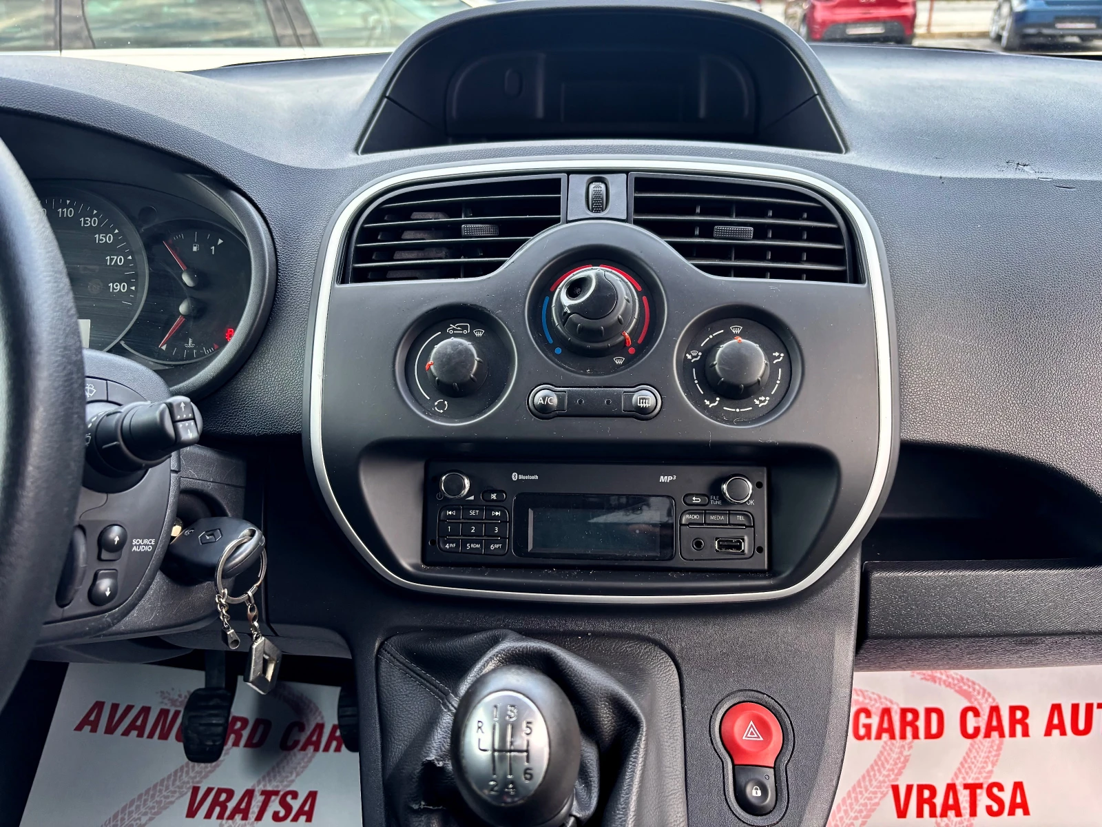 Renault Kangoo, снимка 13 - Автомобили и джипове - 54135009