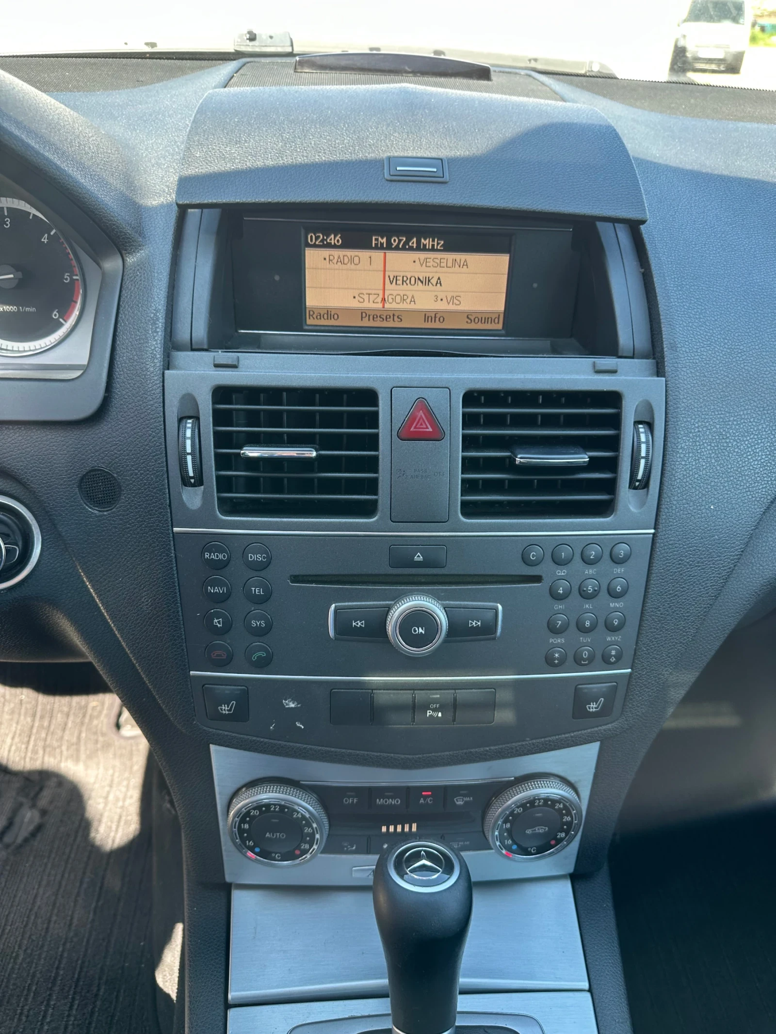 Mercedes-Benz C 220 170к.с, снимка 10 - Автомобили и джипове - 54299755