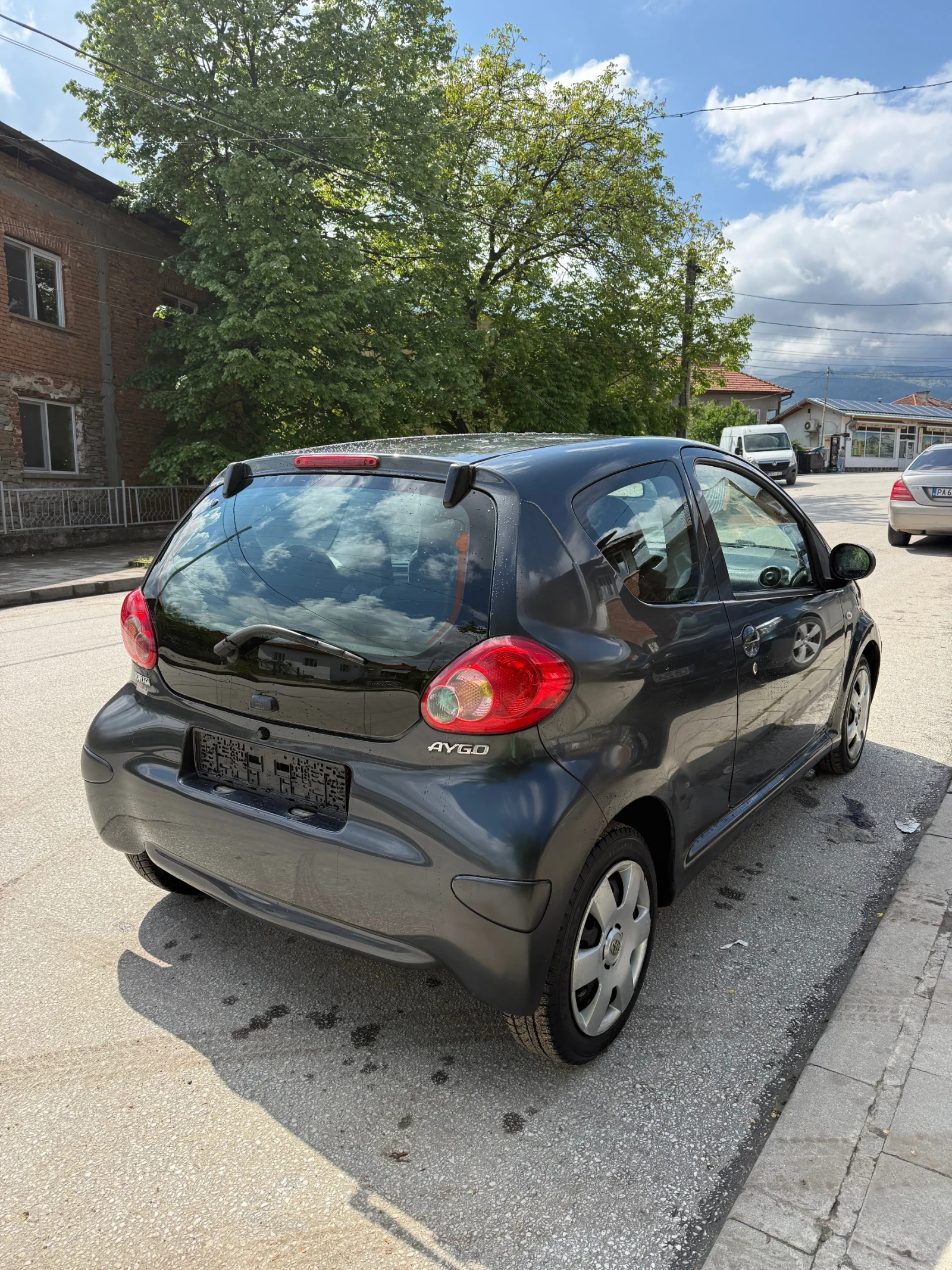 Toyota Aygo 1.0VVTI Топ състояния като нова, снимка 5 - Автомобили и джипове - 54658084