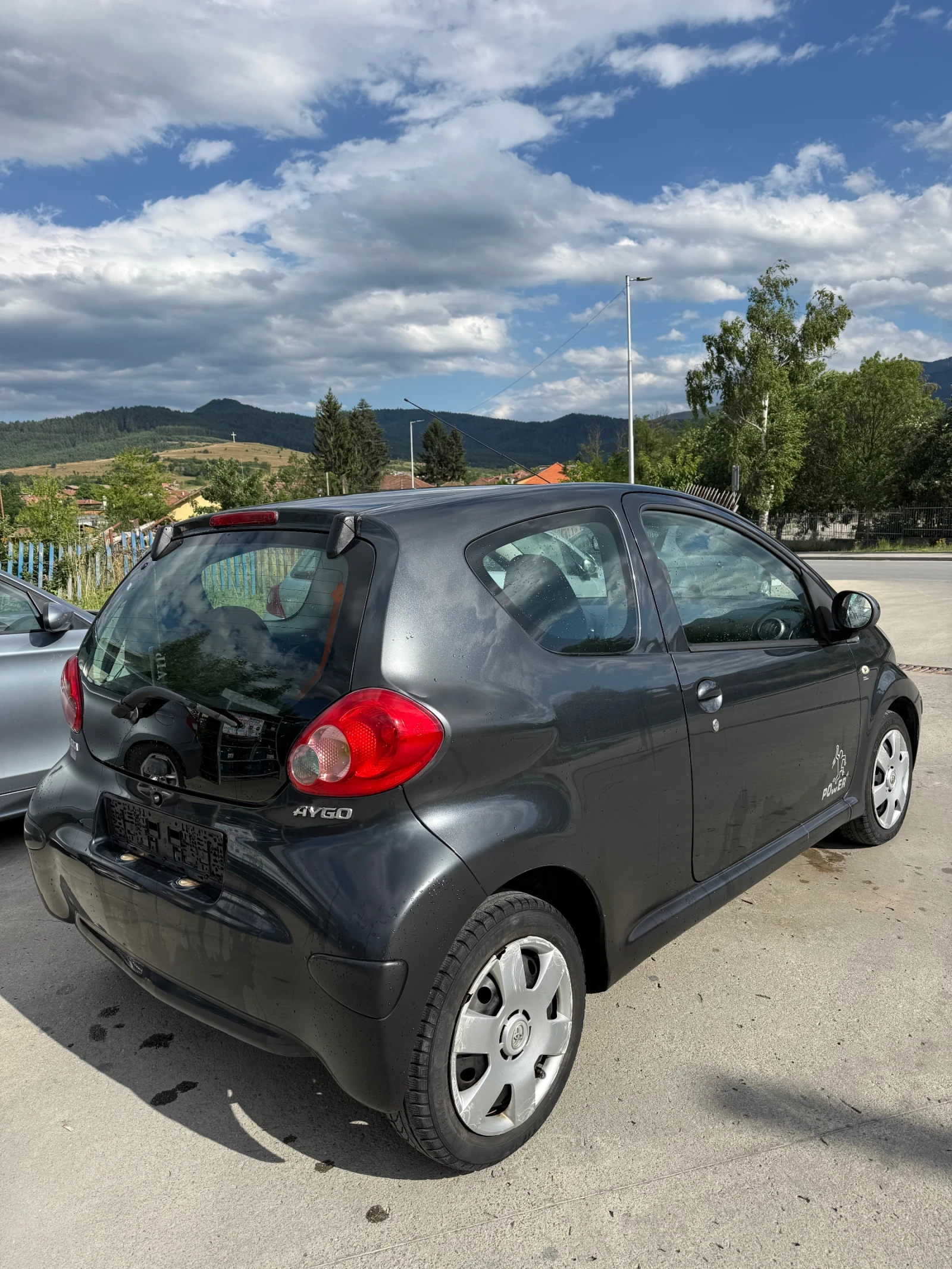 Toyota Aygo 1.0i Топ състояния като нова обслужена климатик, снимка 5 - Автомобили и джипове - 55227872