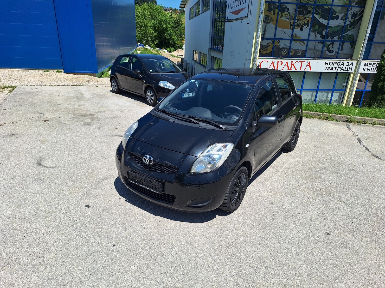 Toyota Yaris 1.0i, снимка 5 - Автомобили и джипове - 54854384