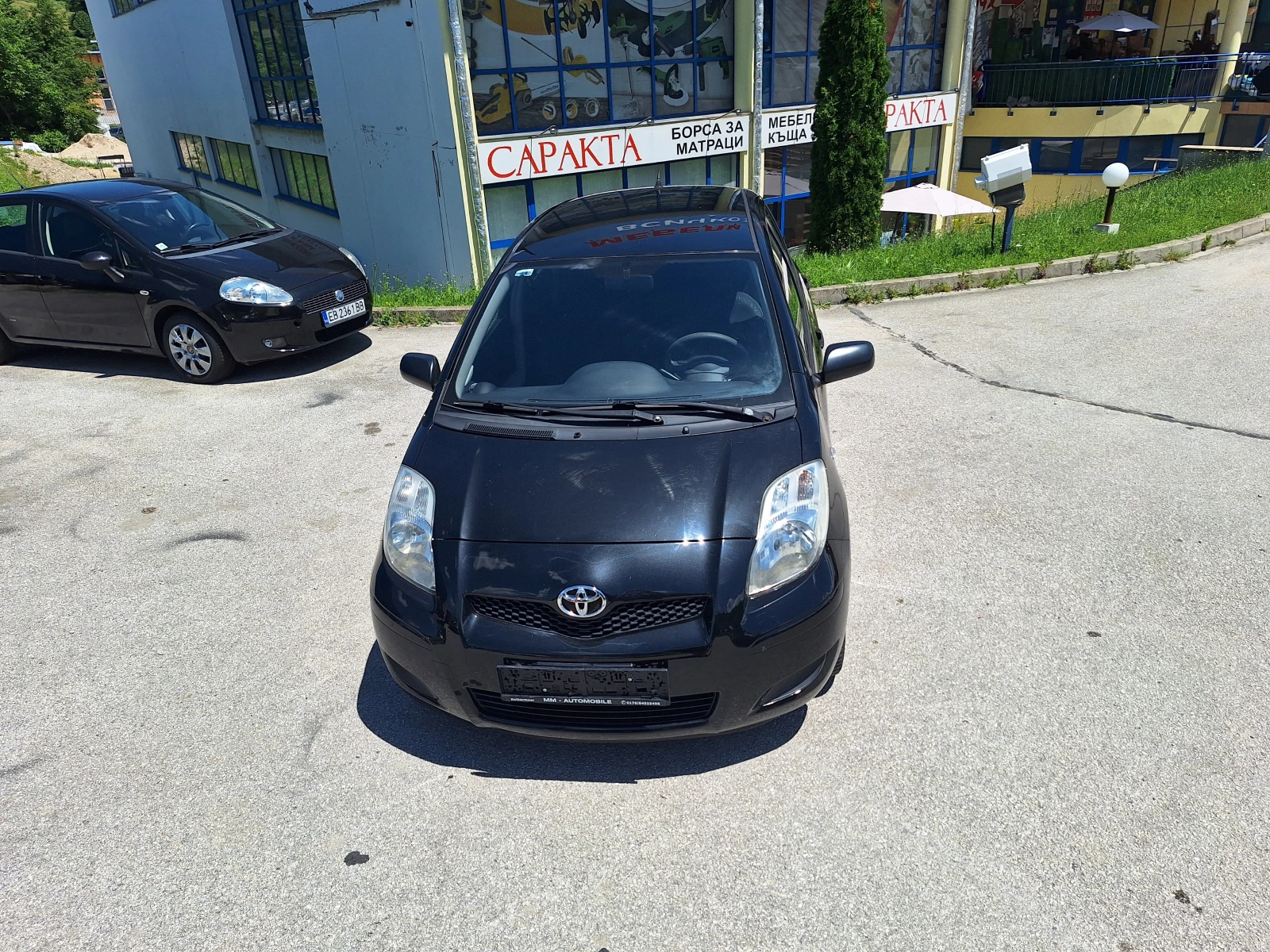 Toyota Yaris 1.0i, снимка 4 - Автомобили и джипове - 54854384
