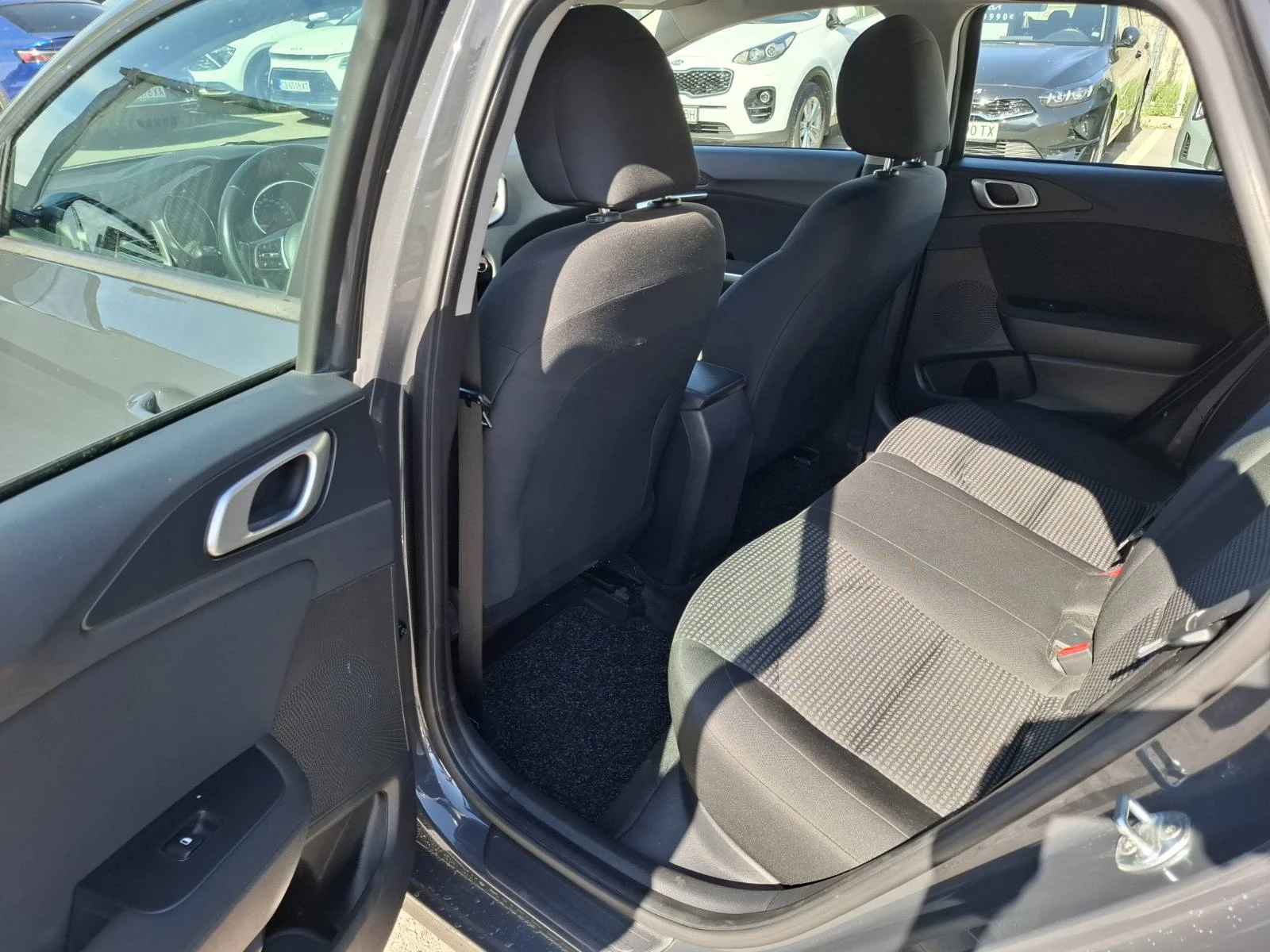 Kia Ceed 1.6 crdi SW Гаранция, снимка 7 - Автомобили и джипове - 54960639
