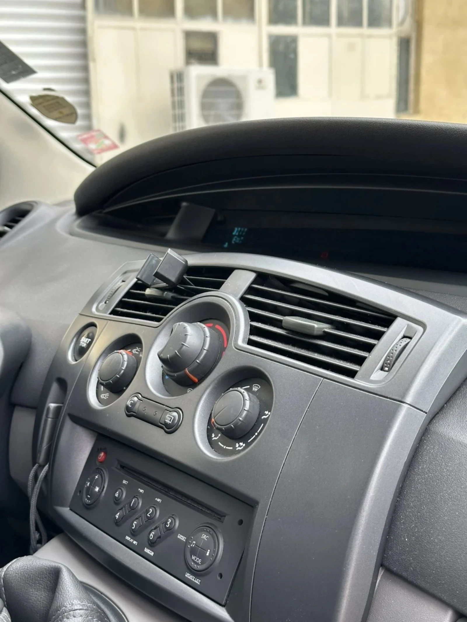 Renault Scenic, снимка 9 - Автомобили и джипове - 55009060