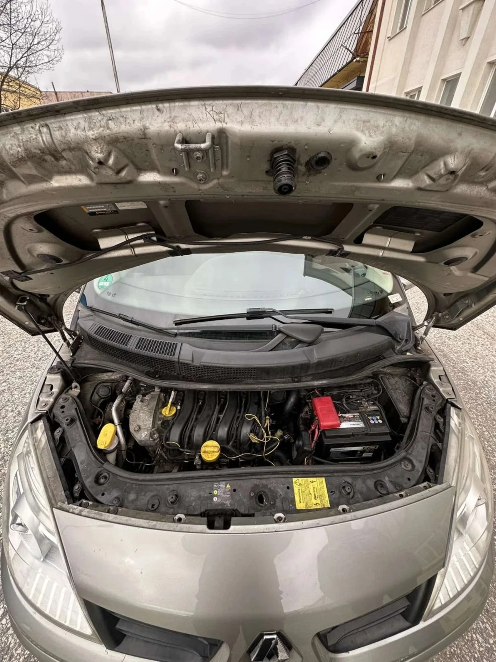 Renault Scenic, снимка 8 - Автомобили и джипове - 55009060