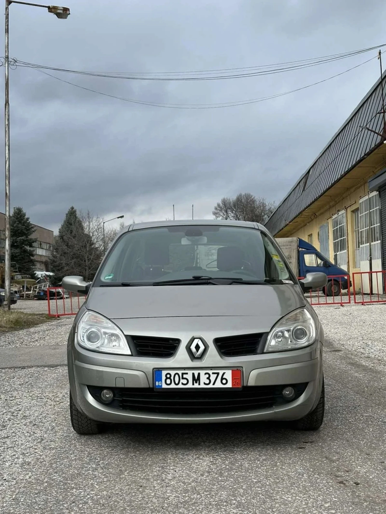 Renault Scenic, снимка 3 - Автомобили и джипове - 55009060