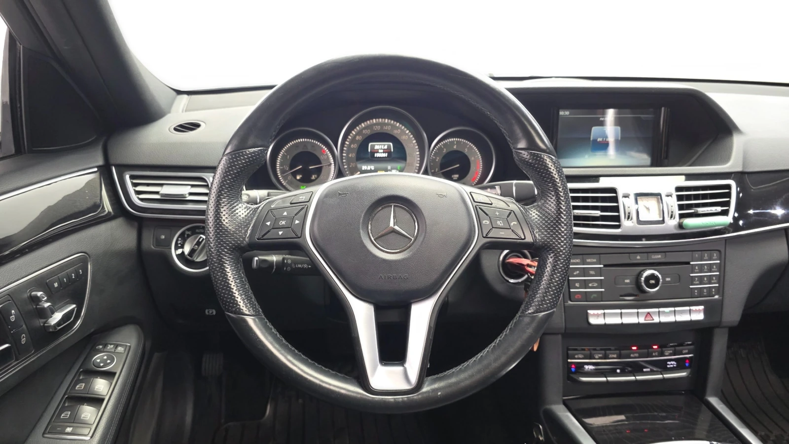 Mercedes-Benz E 200 2.0 Avantgarde, снимка 11 - Автомобили и джипове - 55144580
