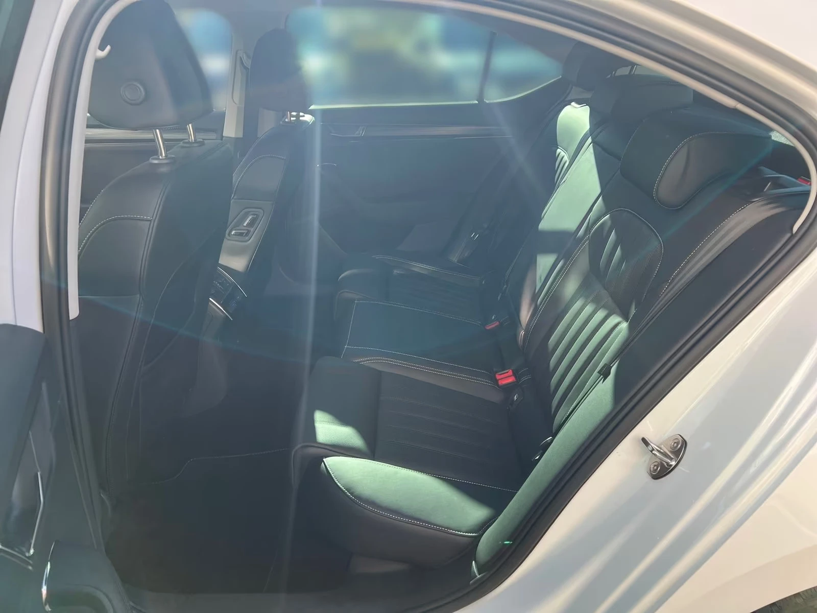 Skoda Superb 2.0/LIMITED EDITION/4X4/NAVI/ACC/KLESS/360/574z, снимка 16 - Автомобили и джипове - 55222216