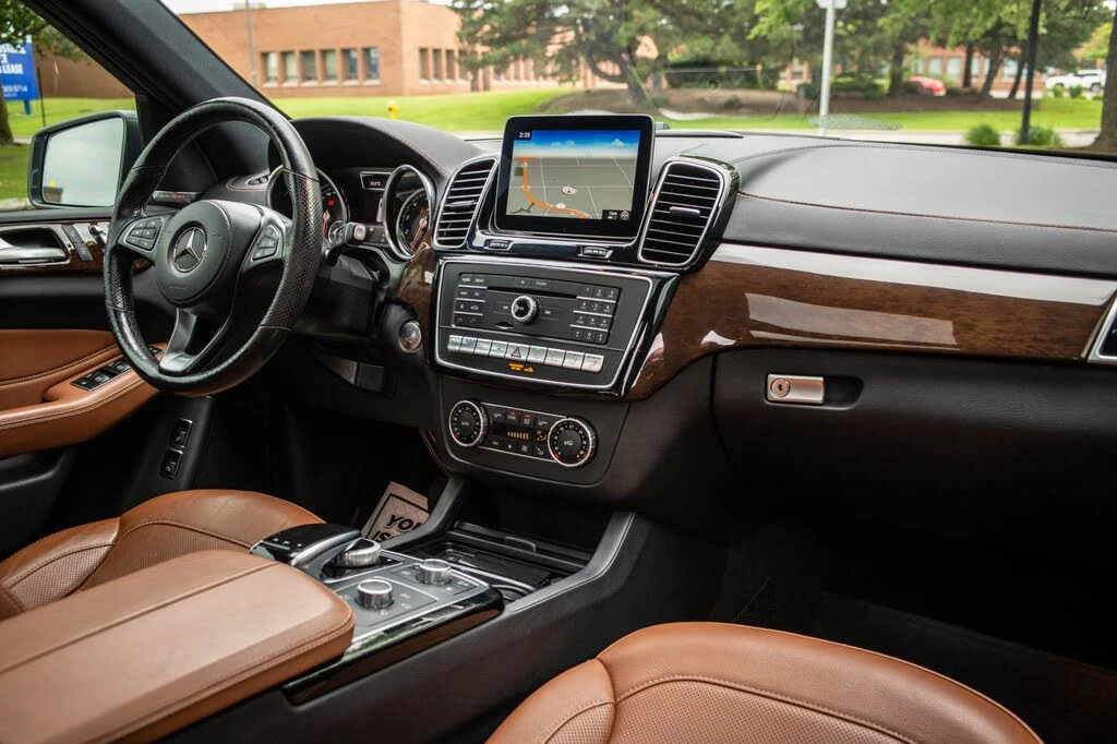 Mercedes-Benz GLS 450 AMG/Панорама/360/подгеви/обдухване/масажи/Harman/, снимка 10 - Автомобили и джипове - 55392723
