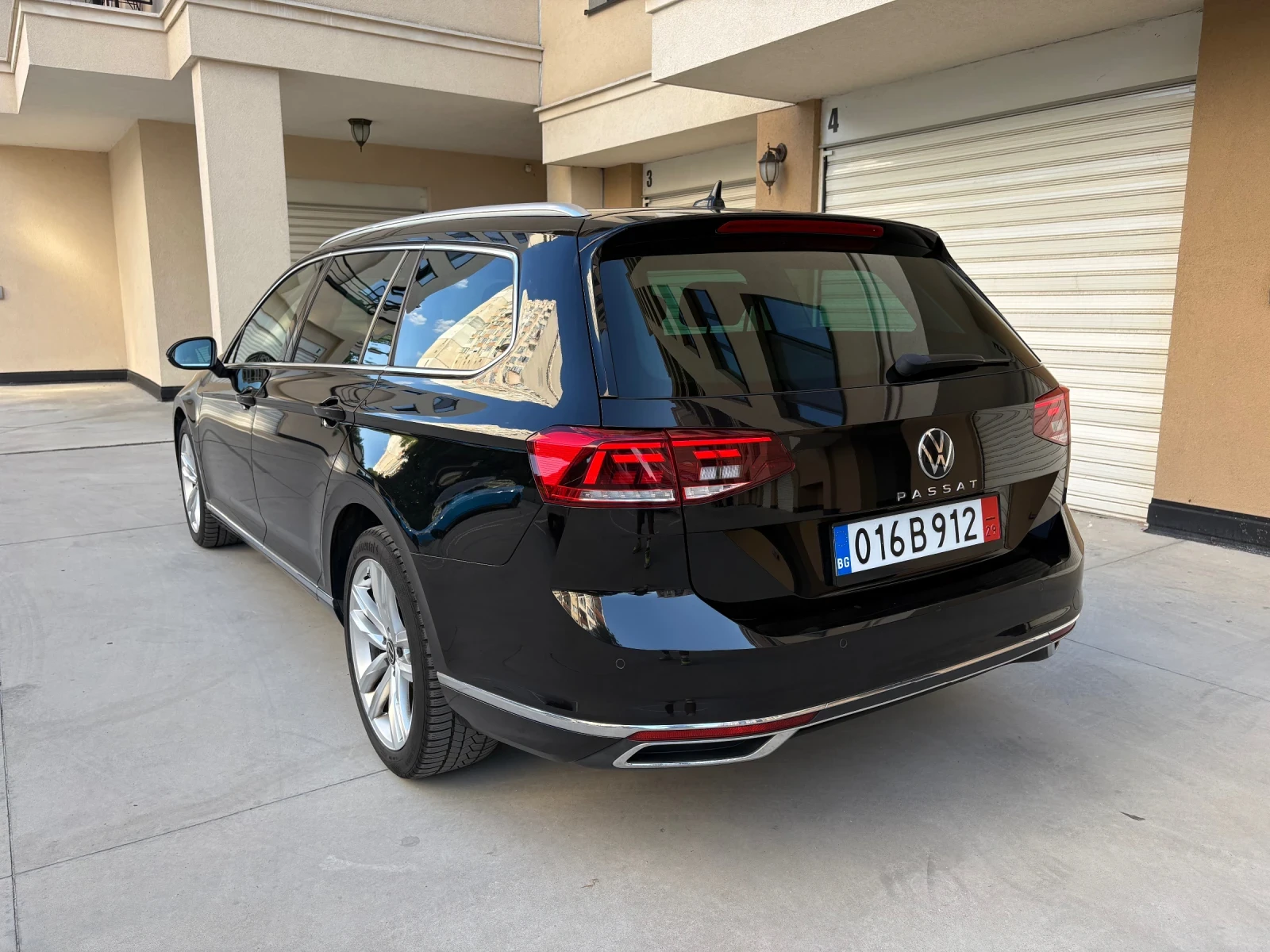 VW Passat Elegance, Digital, Камера, Сервизна История, снимка 3 - Автомобили и джипове - 55545033