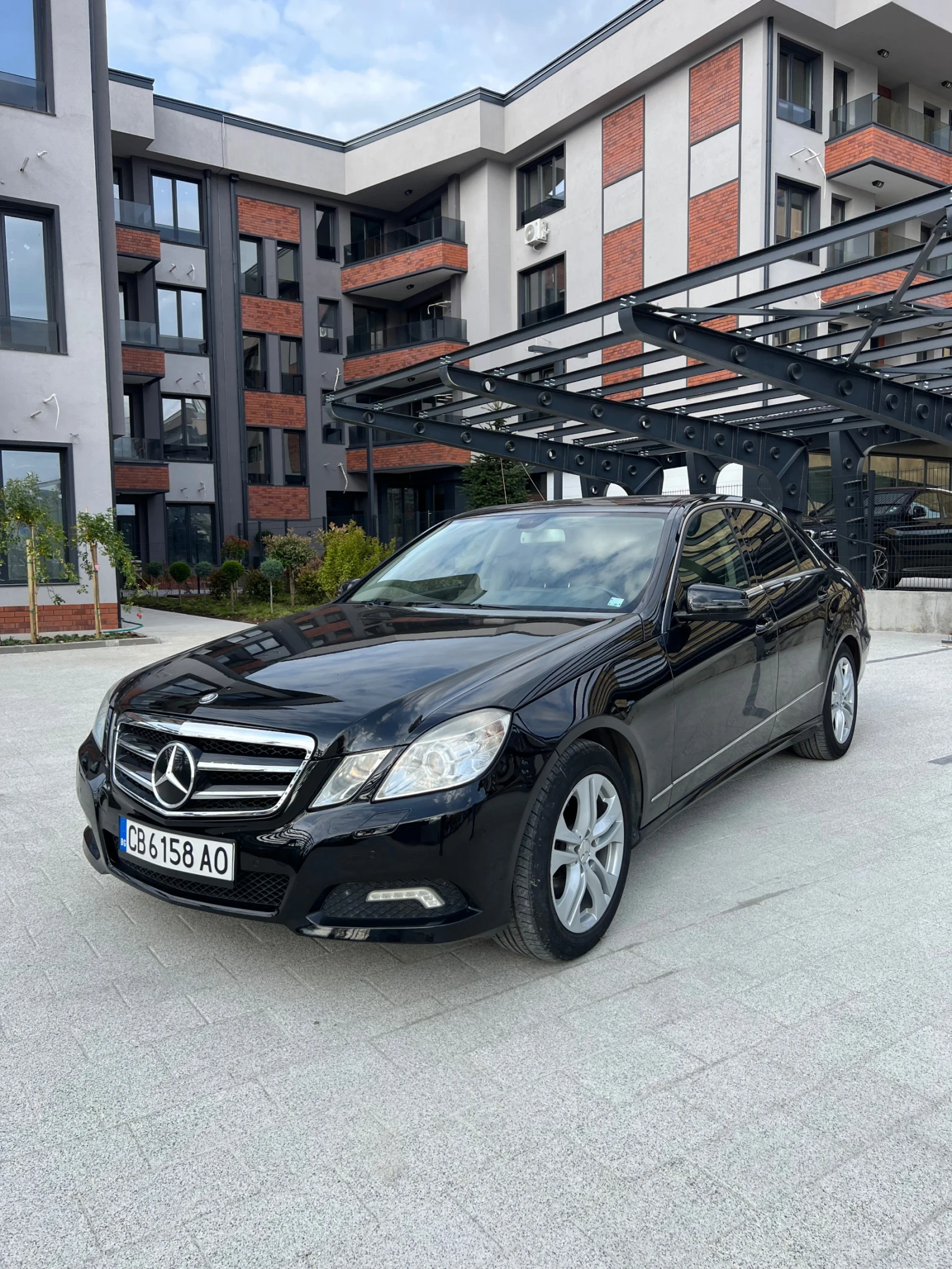 Mercedes-Benz E 220 W212, снимка 2 - Автомобили и джипове - 55639059