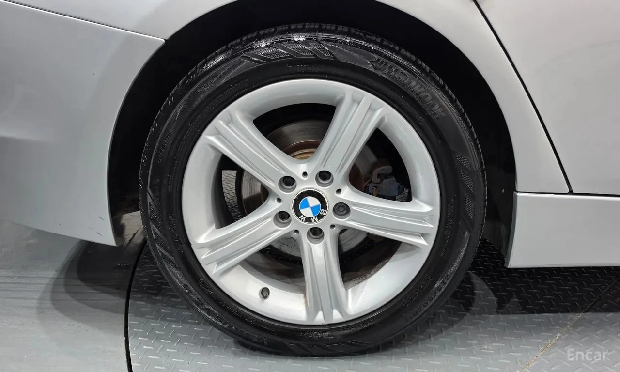 BMW 320 * 320d * АВТОКРЕДИТ БЕЗ ПЪРВОНАЧАЛНА ВНОСКА* , снимка 5 - Автомобили и джипове - 55922027