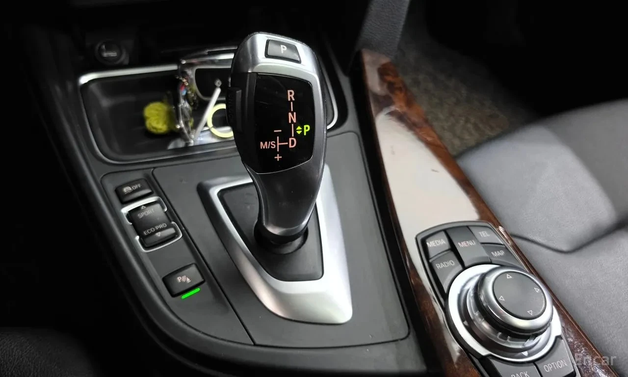 BMW 320 * 320d * АВТОКРЕДИТ БЕЗ ПЪРВОНАЧАЛНА ВНОСКА* , снимка 9 - Автомобили и джипове - 55922027