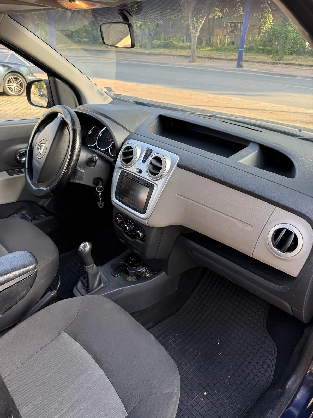 Dacia Dokker 1.6, снимка 6 - Автомобили и джипове - 56007532