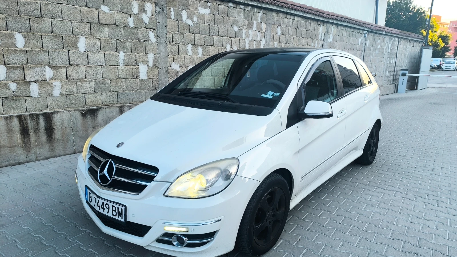 Mercedes-Benz B 180, снимка 3 - Автомобили и джипове - 56090274