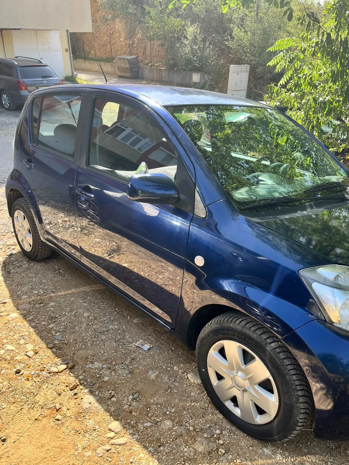 Daihatsu Sirion 1.3 автомат, снимка 2 - Автомобили и джипове - 56192462