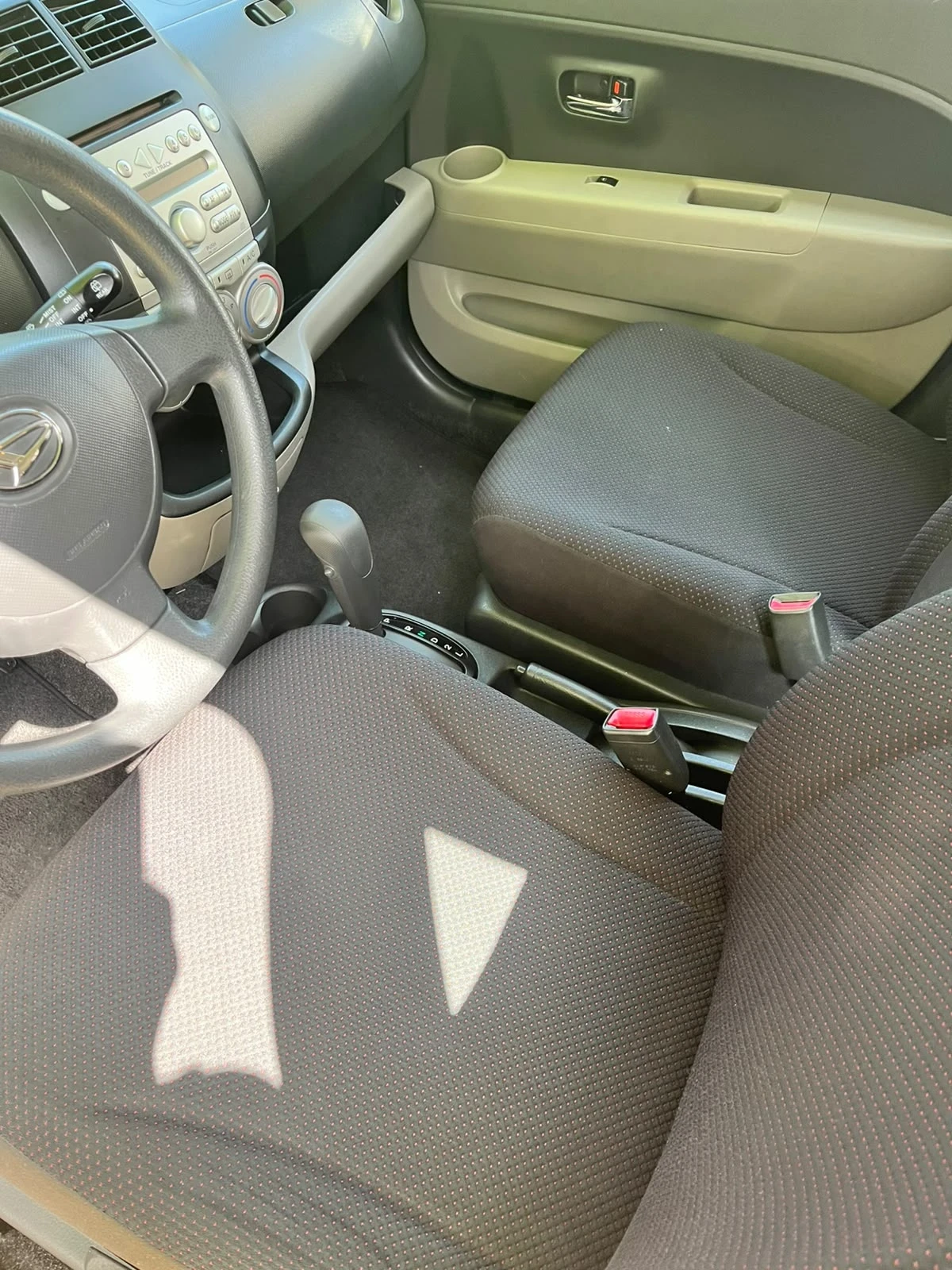 Daihatsu Sirion 1.3 автомат, снимка 10 - Автомобили и джипове - 56192462