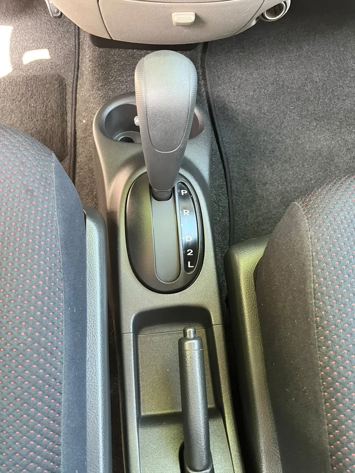 Daihatsu Sirion 1.3 автомат, снимка 3 - Автомобили и джипове - 56192462