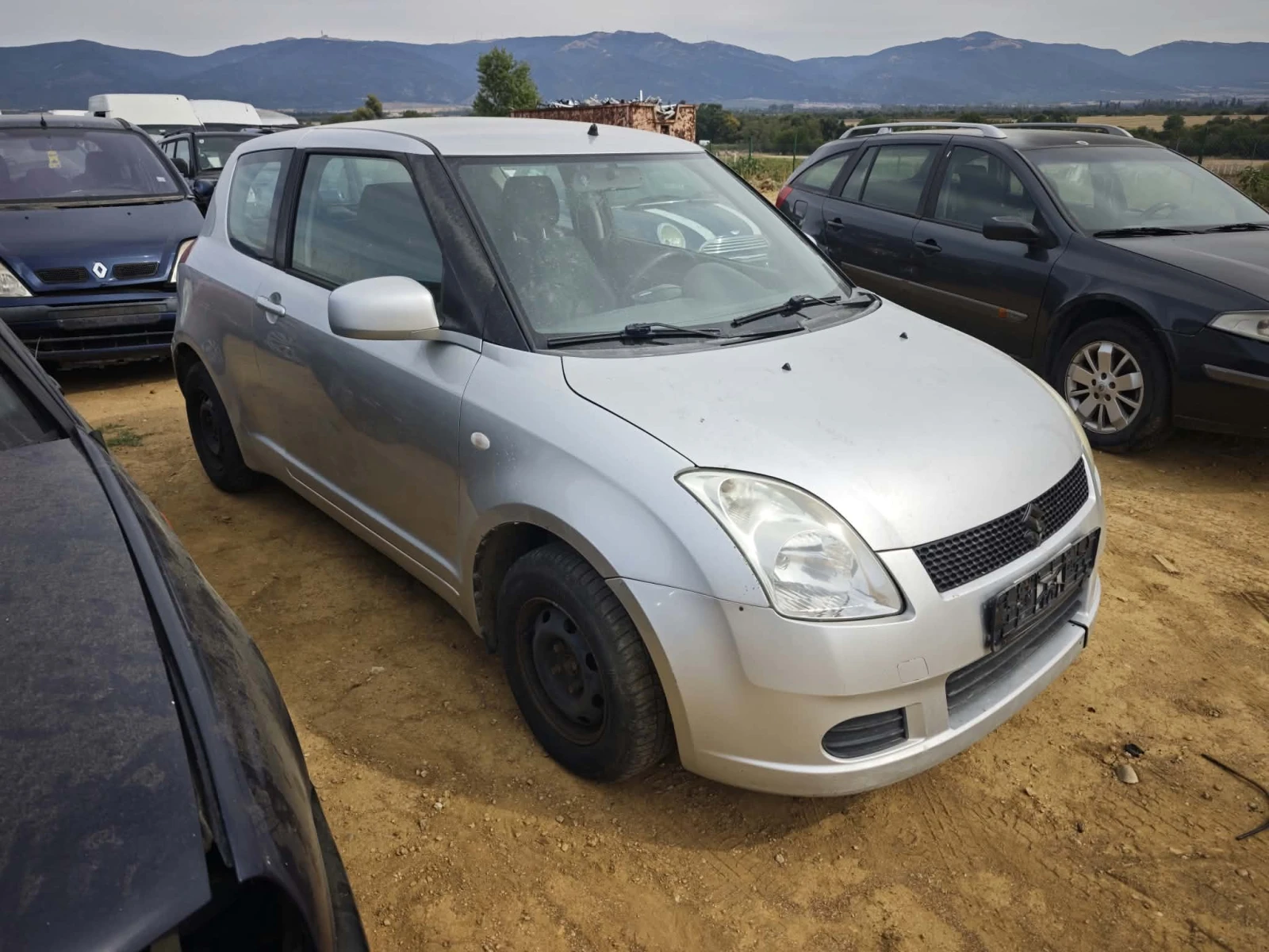 Suzuki Swift 1.3, снимка 2 - Автомобили и джипове - 56223435