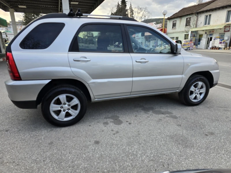 Kia Sportage 2.0 GPL, снимка 5 - Автомобили и джипове - 52482537