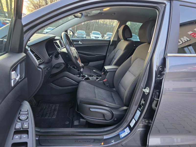 Hyundai Tucson 1.7D, Камера, Подгрев, Лед, Нави, Евро 6!, снимка 9 - Автомобили и джипове - 52770912