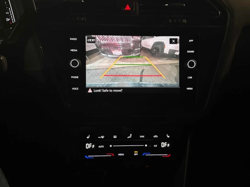 VW Tiguan * Comfortline R Line Black Edition * CARFAX * БЕЗ , снимка 9 - Автомобили и джипове - 52951894