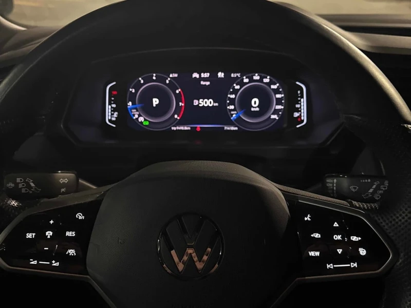 VW Tiguan * Comfortline R Line Black Edition * CARFAX * БЕЗ , снимка 8 - Автомобили и джипове - 52951894