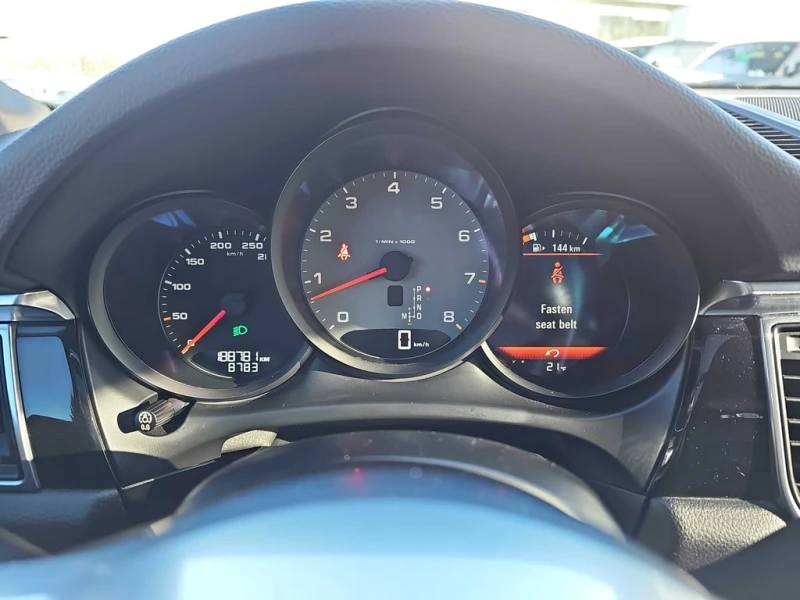 Porsche Macan 2018 S AWD * ГЛАВНО ПРЕДСТАВИТЕЛСТВО * , снимка 8 - Автомобили и джипове - 53292874