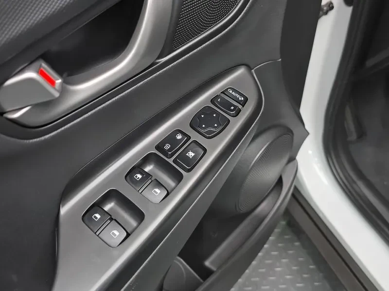 Hyundai Kona 1.6, снимка 15 - Автомобили и джипове - 54639993