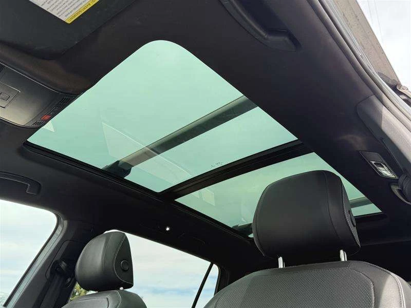 VW Tiguan ПАНОРАМА / КОЖА / R LINE / ЦЕНА ДО БГ , снимка 11 - Автомобили и джипове - 54989263