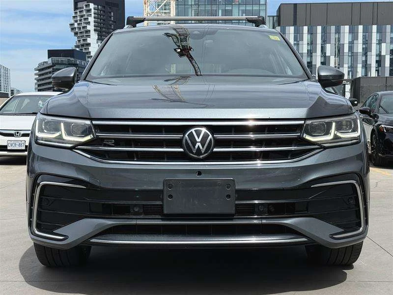 VW Tiguan ПАНОРАМА / КОЖА / R LINE / ЦЕНА ДО БГ , снимка 2 - Автомобили и джипове - 54989263