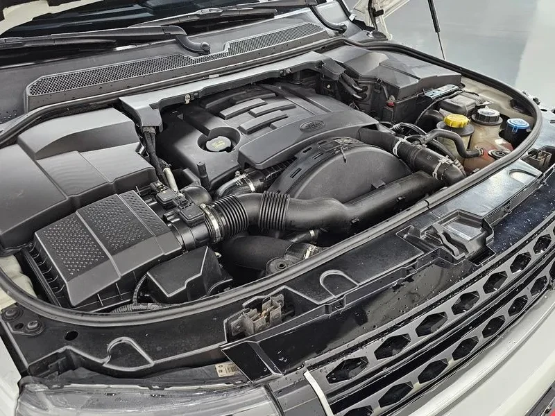 Land Rover Discovery 3.0 Sdv6 Se, снимка 6 - Автомобили и джипове - 56734659