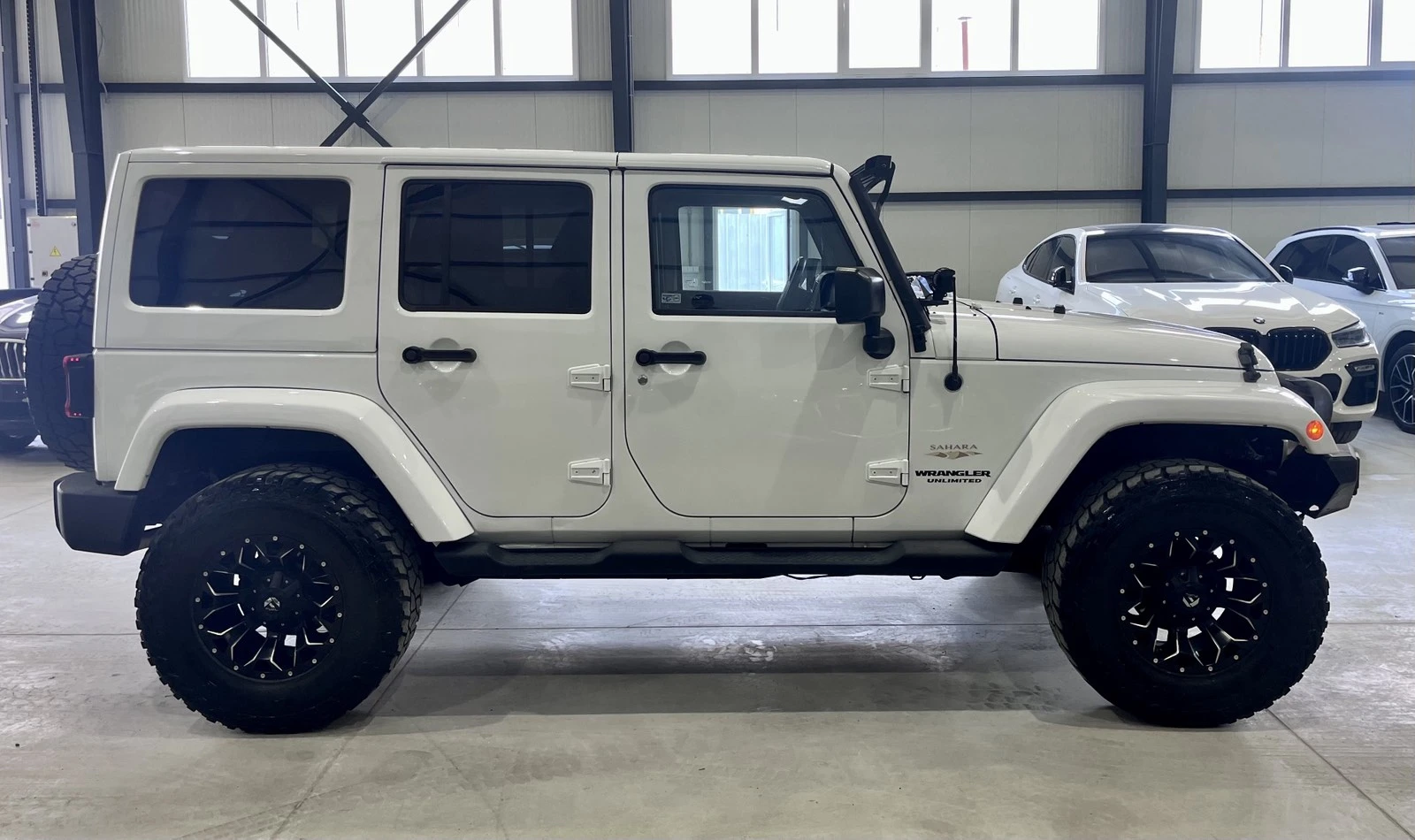 Jeep Wrangler Sahara Unlimited OFF Road - изображение 4