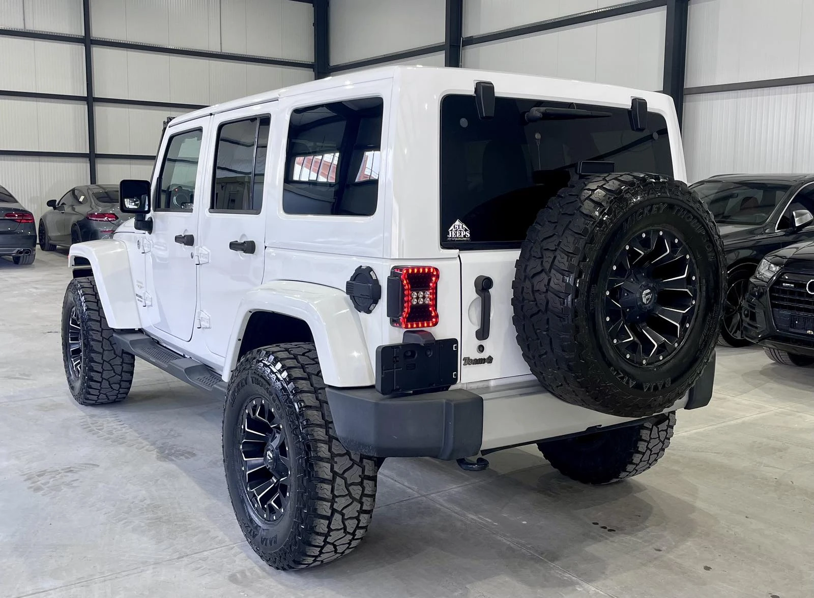 Jeep Wrangler Sahara Unlimited OFF Road - изображение 7