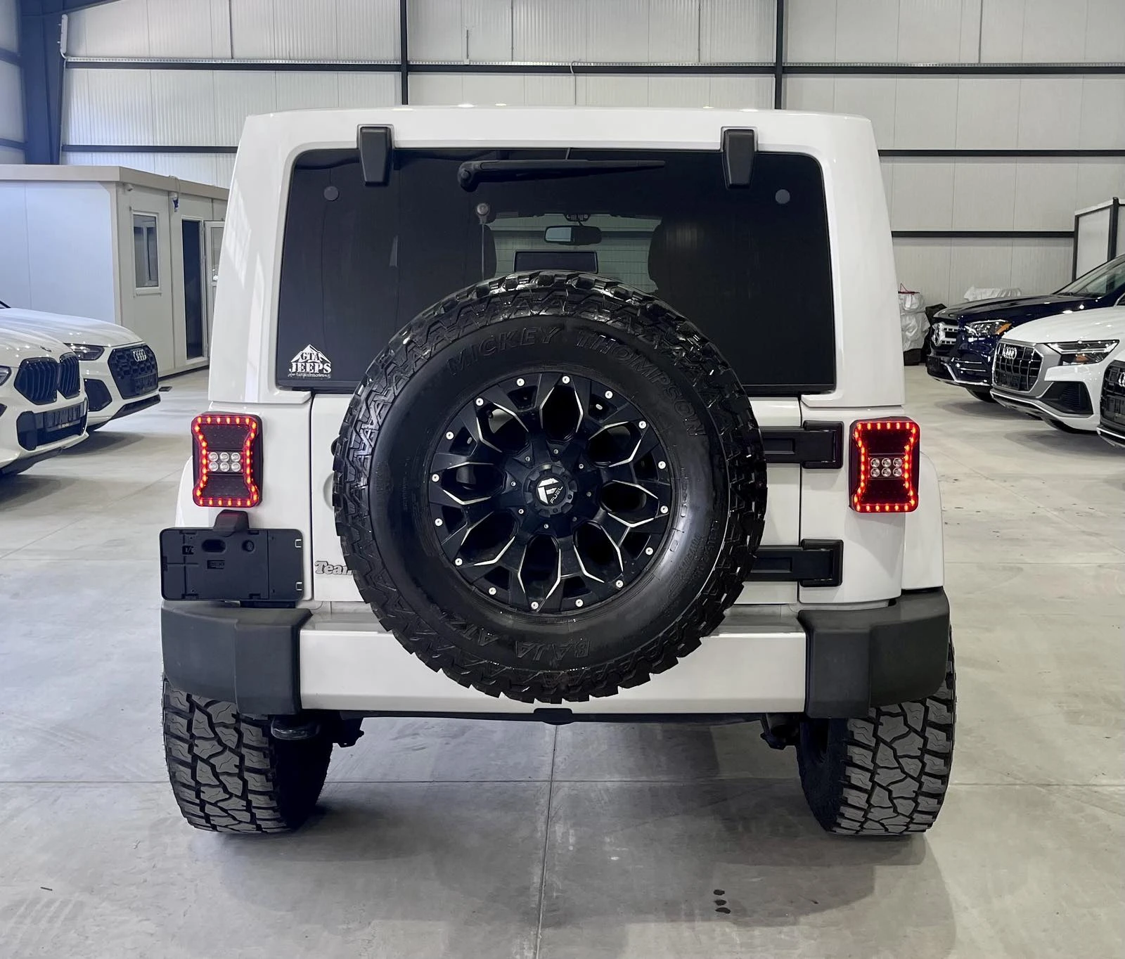 Jeep Wrangler Sahara Unlimited OFF Road - изображение 6
