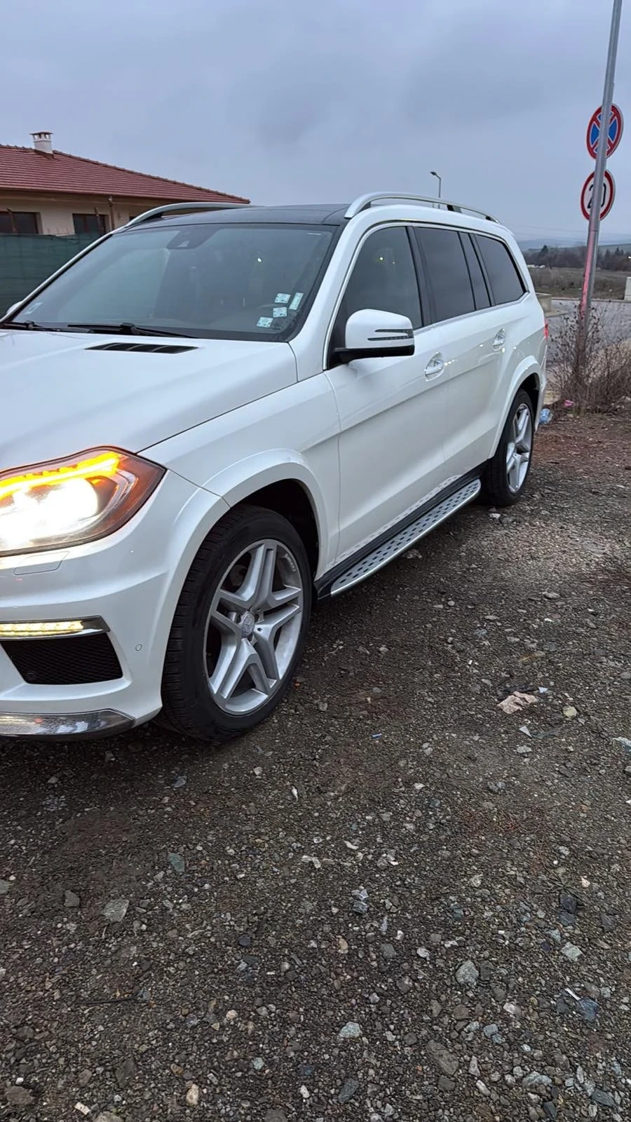 Mercedes-Benz GL 550 Нов двигател / FULL ЕКСТРИ / 100% ОБСЛУЖЕН /  - изображение 6