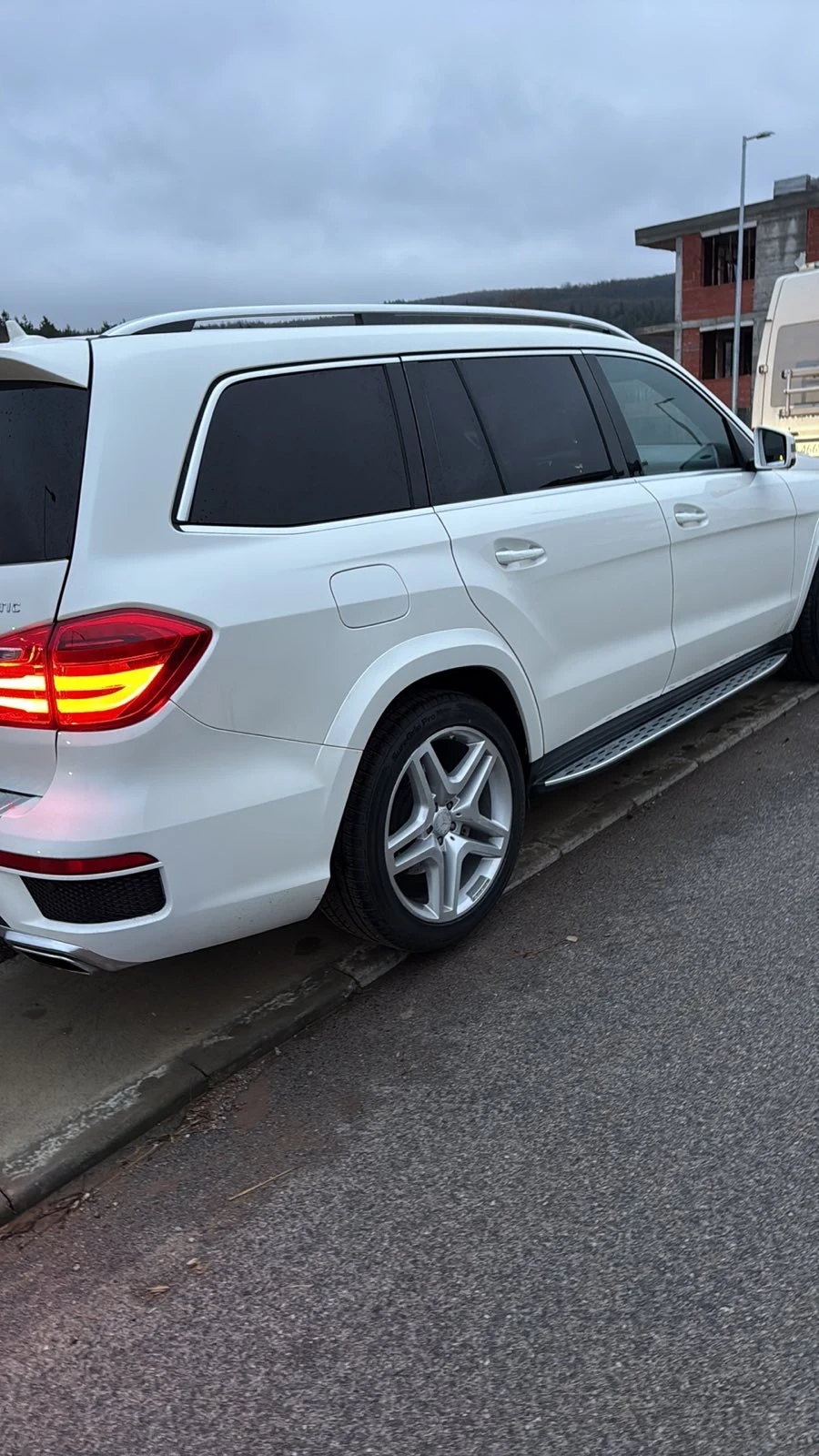 Mercedes-Benz GL 550 Нов двигател / FULL ЕКСТРИ / 100% ОБСЛУЖЕН /  - изображение 3